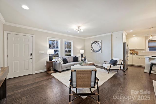 1044 Lunsford Place, Charlotte, NC 28205