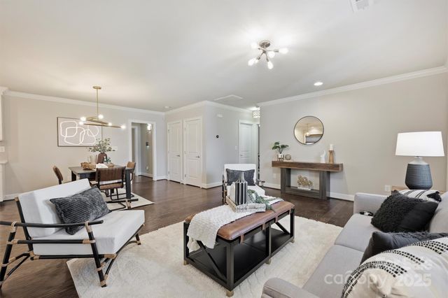 1044 Lunsford Place, Charlotte, NC 28205