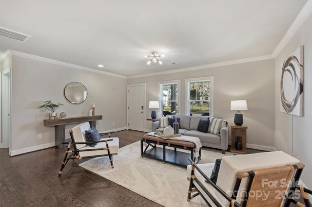 1044 Lunsford Place, Charlotte, NC 28205