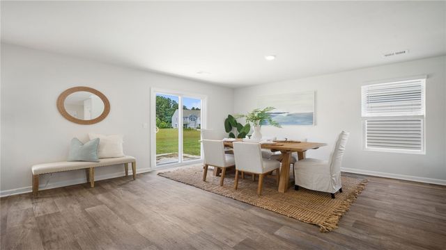 1040 Lakes Blvd, Brunswick, GA 31525