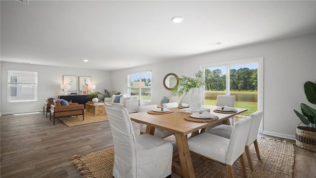 1040 Lakes Blvd, Brunswick, GA 31525