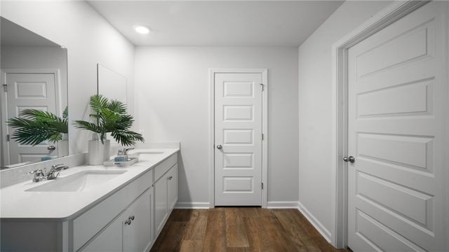 1040 Lakes Blvd, Brunswick, GA 31525