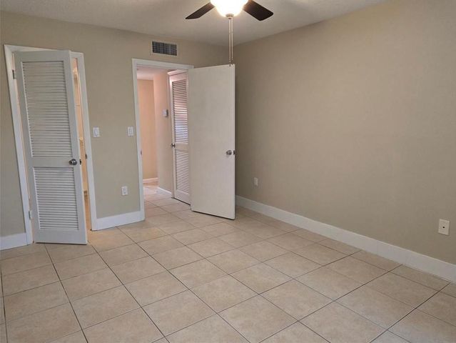 8590 Sunrise Lakes Boulevard 106, Sunrise, FL 33322