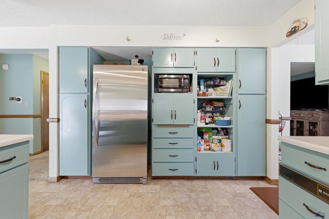 3830 CANYON LAKE DR, Rapid City, SD 57702