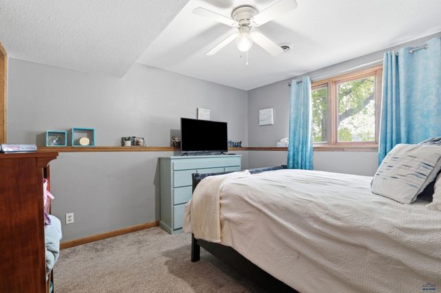3830 CANYON LAKE DR, Rapid City, SD 57702