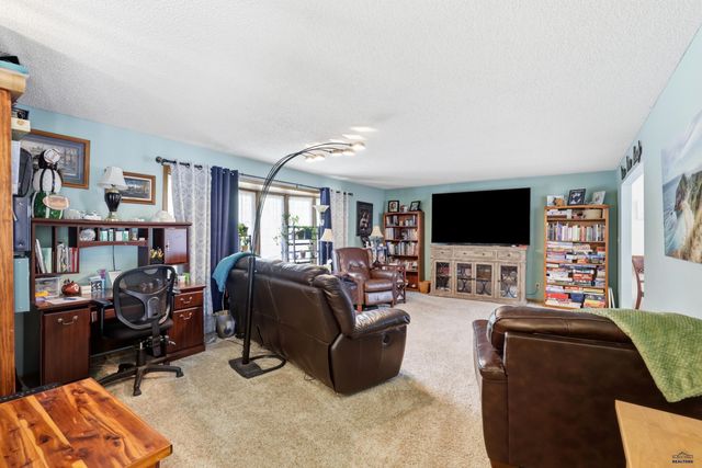3830 CANYON LAKE DR, Rapid City, SD 57702