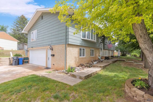 3830 CANYON LAKE DR, Rapid City, SD 57702