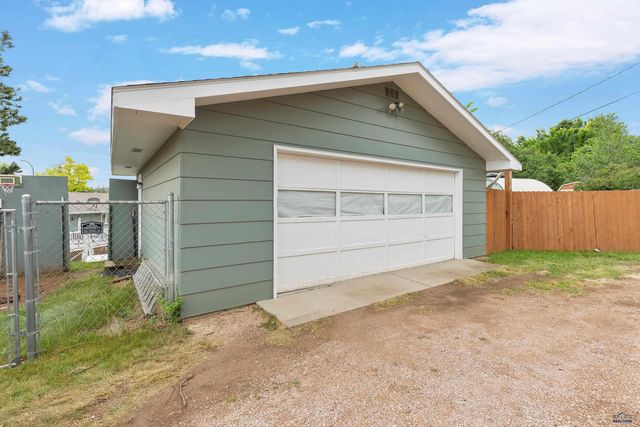 3830 CANYON LAKE DR, Rapid City, SD 57702