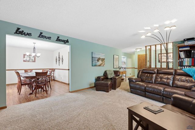 3830 CANYON LAKE DR, Rapid City, SD 57702