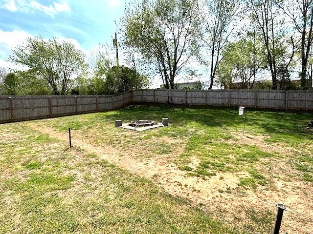 102 Cofer Dr, Springfield, TN 37172