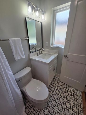 40 Lourando Drive W, Mobile, AL 36606
