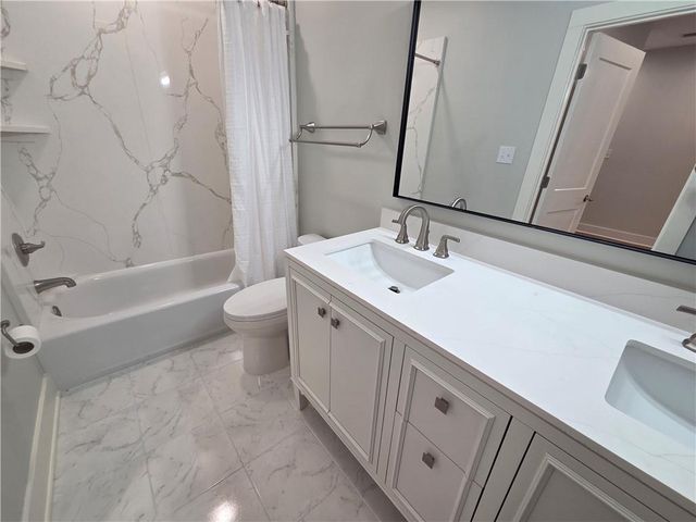 40 Lourando Drive W, Mobile, AL 36606