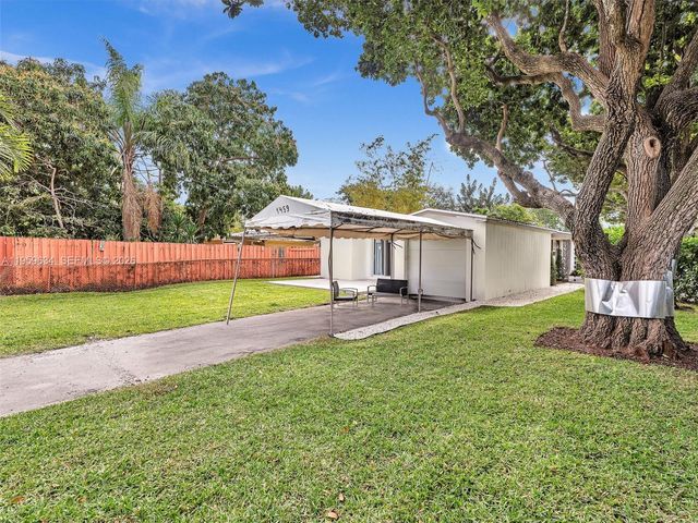 1459 Rodman St, Hollywood, FL 33020