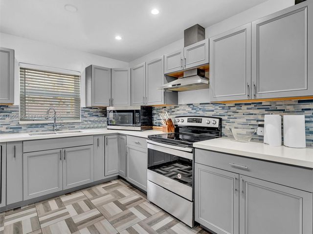 1459 Rodman St, Hollywood, FL 33020