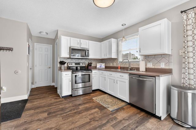 807 Holly Farms Drive, Blacklick, OH 43004