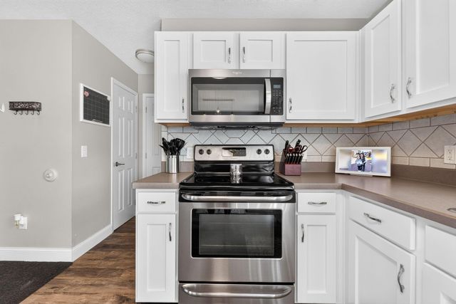 807 Holly Farms Drive, Blacklick, OH 43004