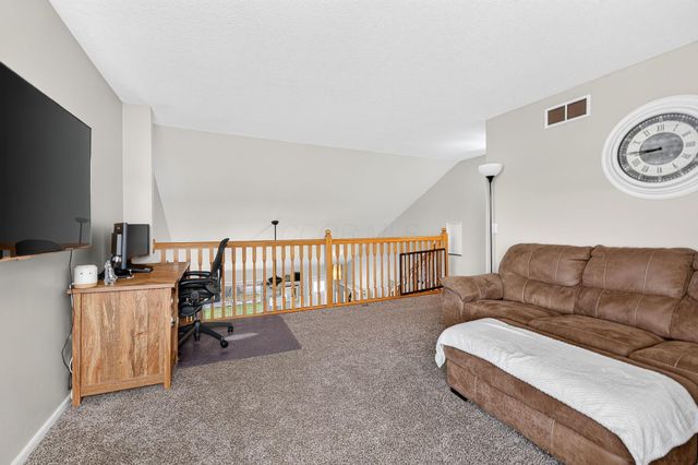 807 Holly Farms Drive, Blacklick, OH 43004