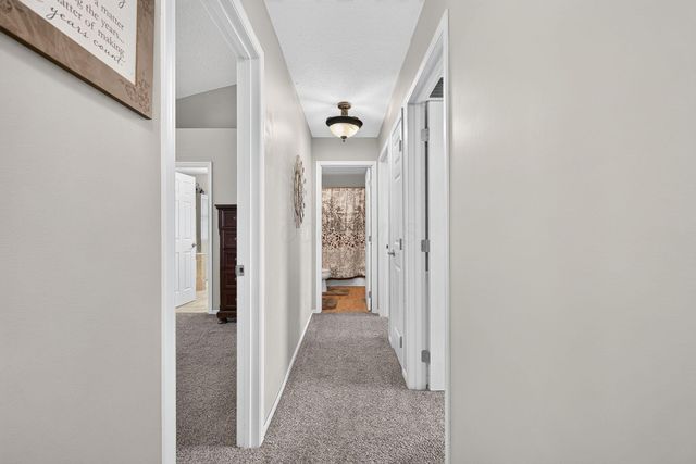 807 Holly Farms Drive, Blacklick, OH 43004