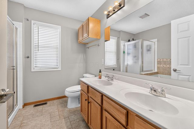 807 Holly Farms Drive, Blacklick, OH 43004
