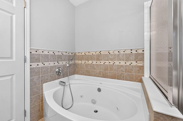 807 Holly Farms Drive, Blacklick, OH 43004