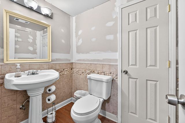 807 Holly Farms Drive, Blacklick, OH 43004