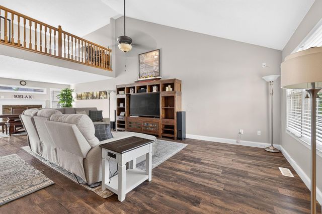 807 Holly Farms Drive, Blacklick, OH 43004