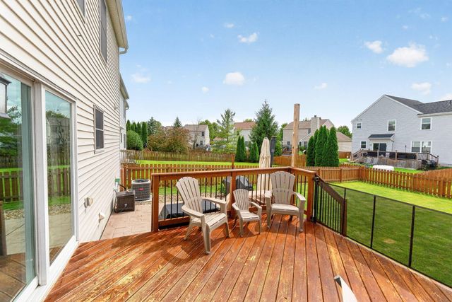 807 Holly Farms Drive, Blacklick, OH 43004