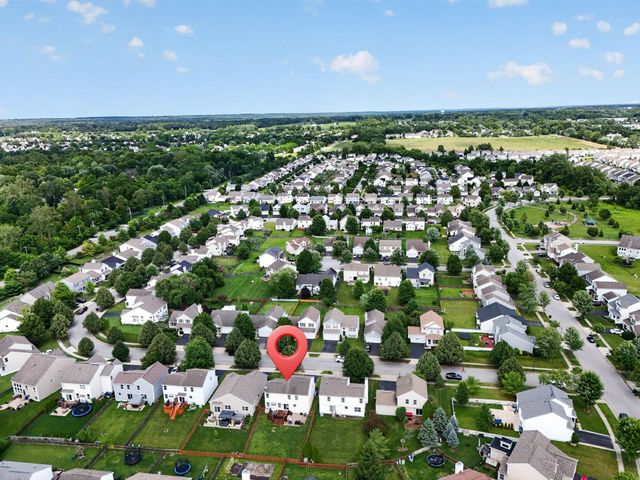 807 Holly Farms Drive, Blacklick, OH 43004