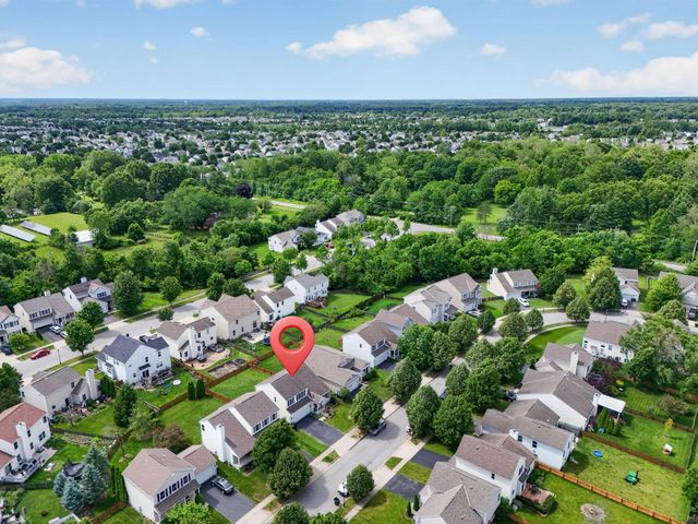 807 Holly Farms Drive, Blacklick, OH 43004