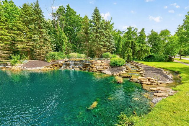 807 Holly Farms Drive, Blacklick, OH 43004
