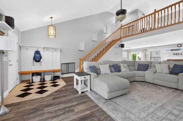 807 Holly Farms Drive, Blacklick, OH 43004