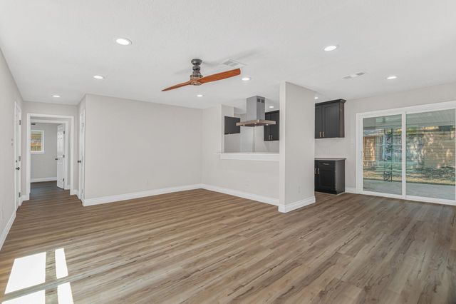 5026 Court Road, Houston, TX 77053