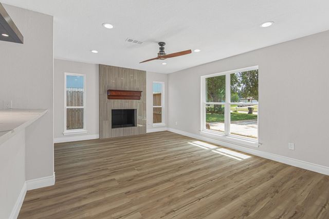 5026 Court Road, Houston, TX 77053