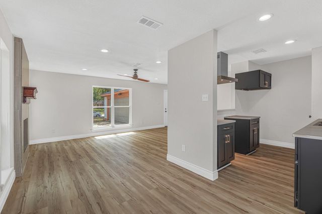 5026 Court Road, Houston, TX 77053