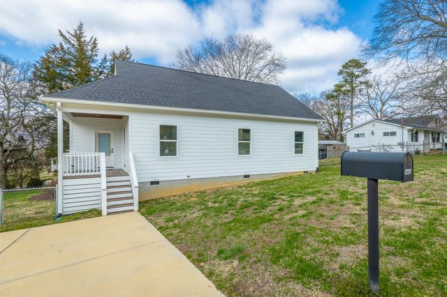 9443 Williams Street, Soddy Daisy, TN 37379