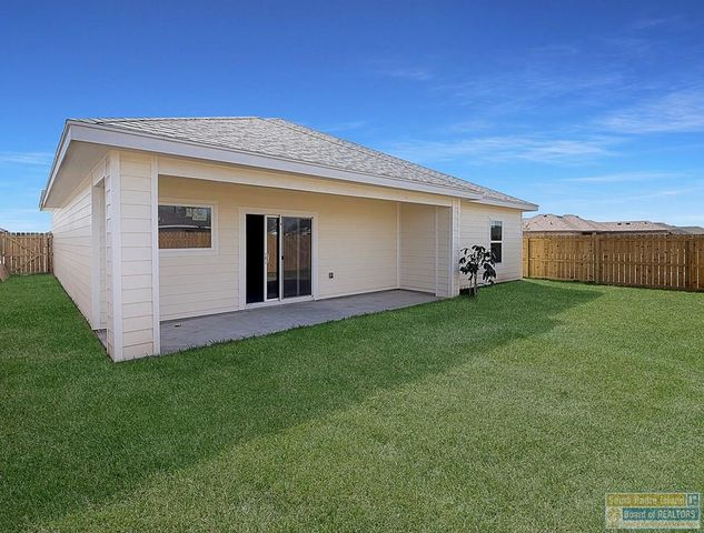 2622 Juan Castillo Ave., Port Isabel, TX 78578