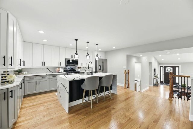 340 N Berrien Street, New Buffalo, MI 49117