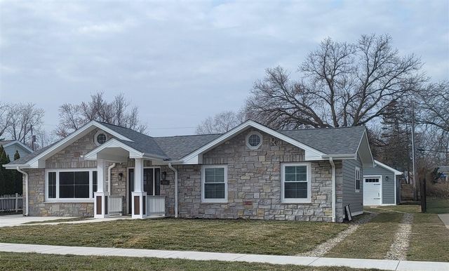 340 N Berrien Street, New Buffalo, MI 49117