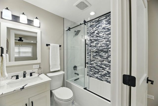 340 N Berrien Street, New Buffalo, MI 49117