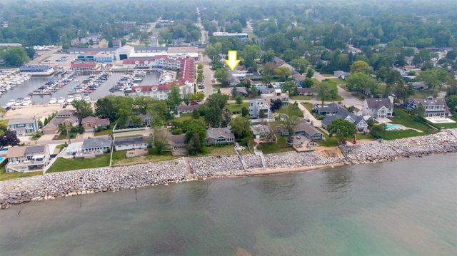 340 N Berrien Street, New Buffalo, MI 49117