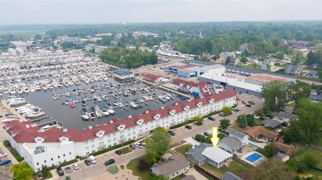 340 N Berrien Street, New Buffalo, MI 49117