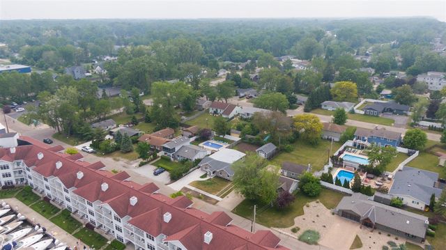 340 N Berrien Street, New Buffalo, MI 49117