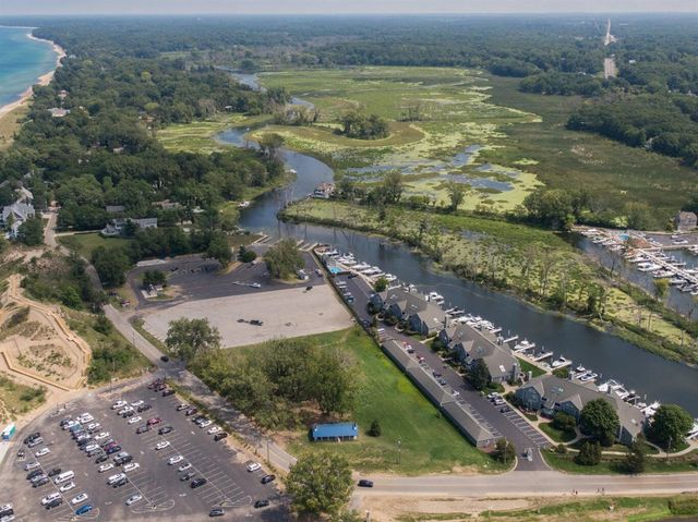 340 N Berrien Street, New Buffalo, MI 49117