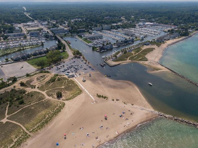 340 N Berrien Street, New Buffalo, MI 49117