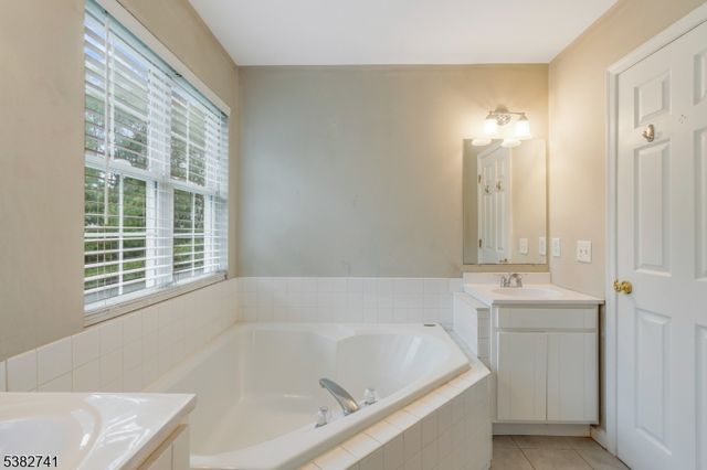 328 Enclave Ln, Bedminster Twp., NJ 07921