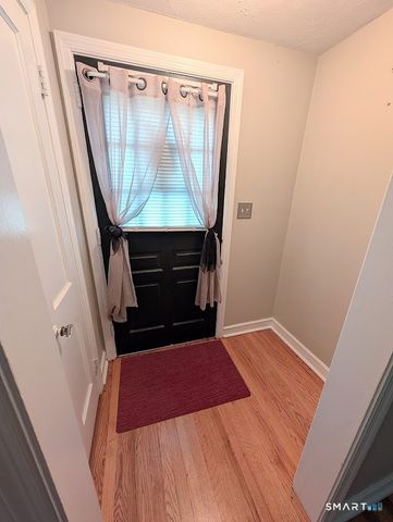 36 Marshall Road, Manchester, CT 06040