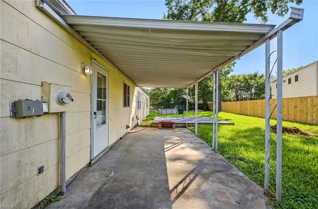 625 S Pine Grove RD, Virginia Beach, VA 23452