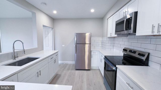 1112 ELMWOOD AVE, Sharon Hill, PA 19079