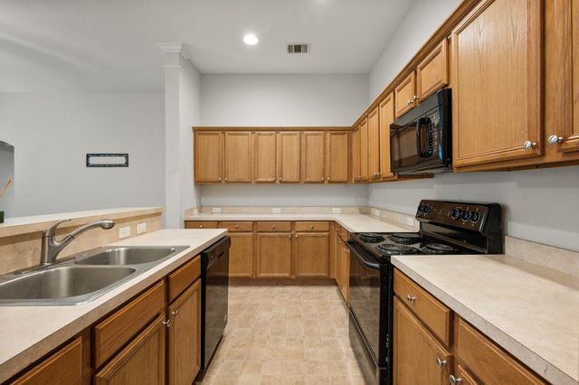 1414 Ravenwood Drive, Mansfield, TX 76063