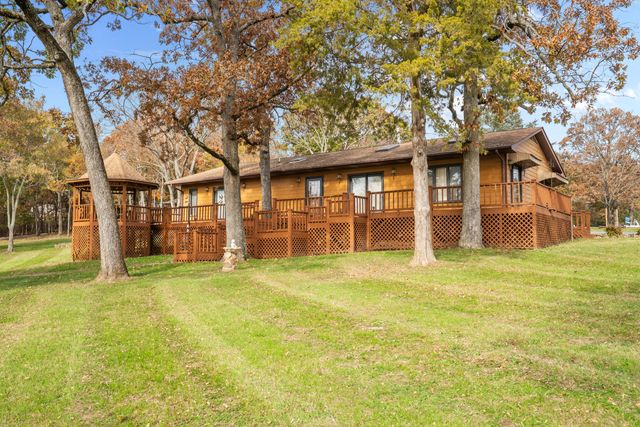 379 Navajo Trail, Kimberling City, MO 65686